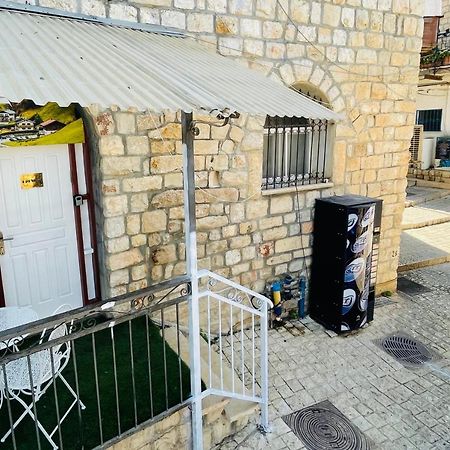 Zimmer In Old City Rosh Pinna Esterno foto